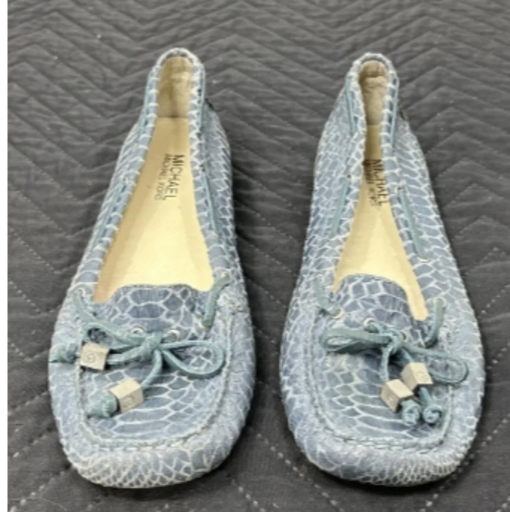 > Michael Kors Textured Blue  Leather Flats Women's Size 7.5